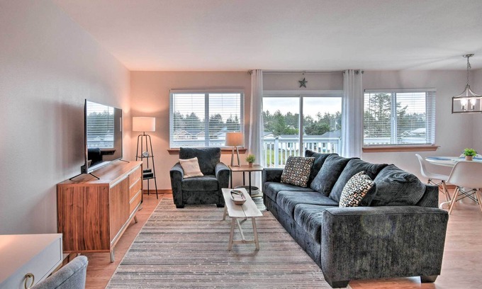 Ocean Shores Condo | Pet-Friendly Oceanfront Retreat in Beautiful Ocean Shores