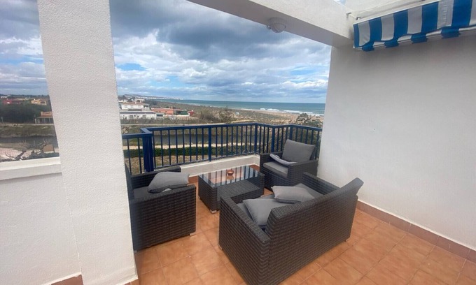 Xeraco Apartment | Family-Friendly Canal Salinas Penthouse with Ocean View