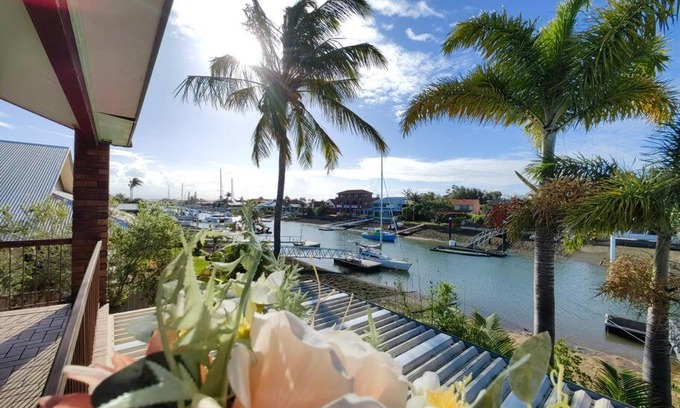 Newport House | Elegant Canal View Escape in Newport - Family Friendly Stay