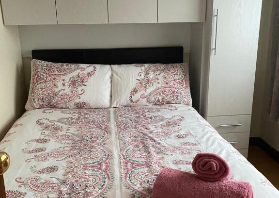 Belmullet Apartment | Charming Canal View Hotel with Oceanfront Family Amenities