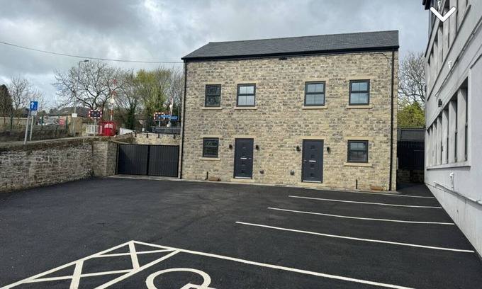 Keighley House | Canal view newly built 3 Bedroom house opposite East Riddlesden Hall.