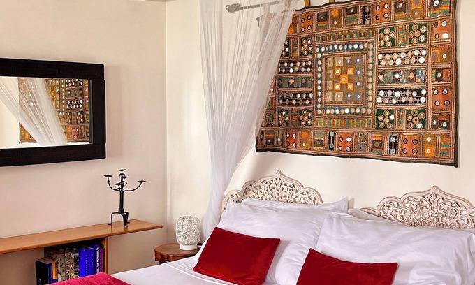 Cannaregio Apartment | Canal View: Guest Rated 9.8 with Pet-Friendly Amenities