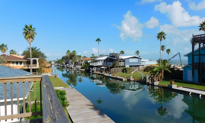 Key Allegro House | Experience Canal Views & Boat Slip on Key Allegro Today!