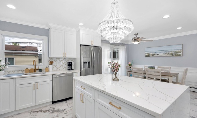 Long Beach House | Oceanfront Canals Oasis in Long Beach with Relaxing Amenities