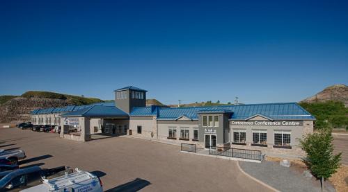 Drumheller Hotel | Pet-Friendly Retreat at Canalta Jurassic - Rated 8.3/10