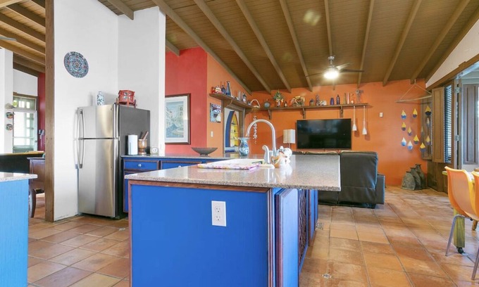 Jarealito Villa | Canary Castle: Your Ideal Seaside Getaway Awaits!