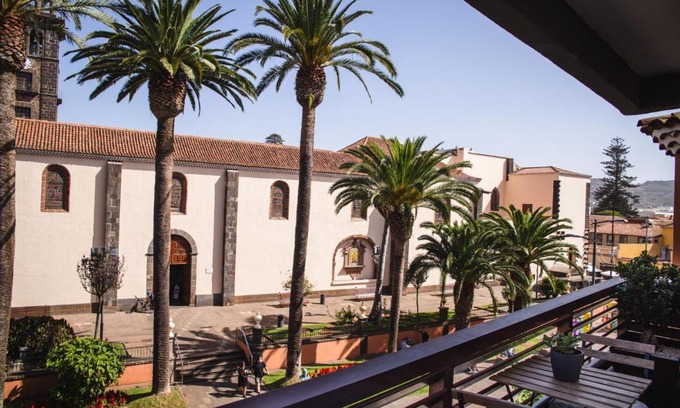 Historical Center Apartment | Exclusive Stay at La Laguna Treasure: Prime Location & Family-Friendly