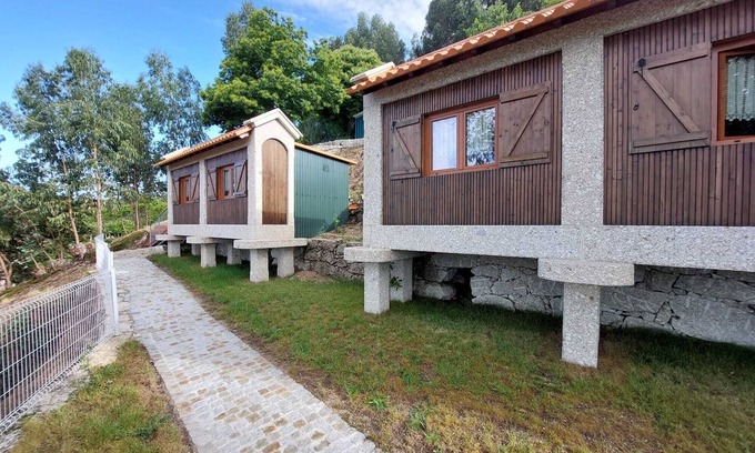 Guilhofrei House | Discover Canastro do Castanheiro: Pet-Friendly Retreat