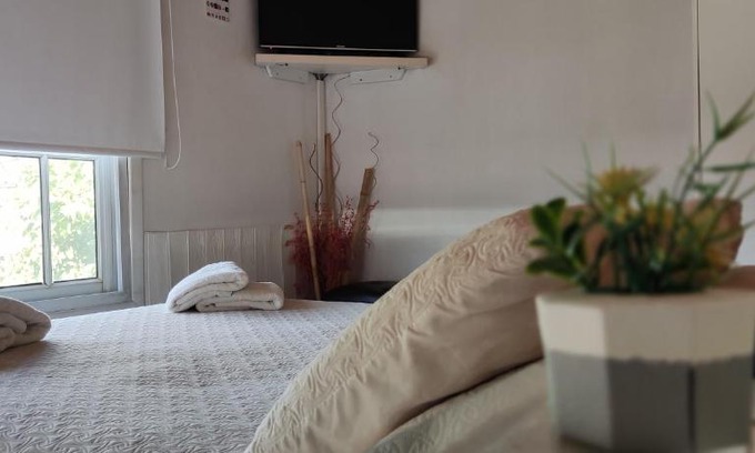Maipu Apartment | Affordable Canciller House Maipu: Pet-Friendly Retreat