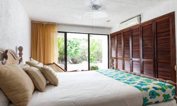 Zona Hotelera Villa | Ocean View Villa in Cancun with Spa and Family Amenities