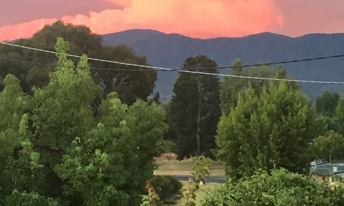 Mount Beauty Cottage | Candlewick Cottage - Serene Country Escape with Breakfast