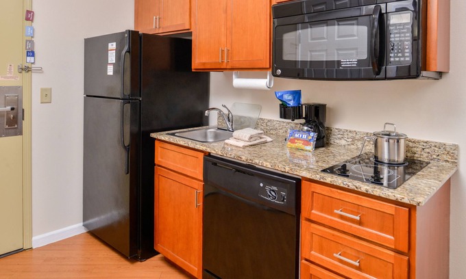Abilene Hotel | Comfort at Candlewood Suites ABILENE: Pool, Spa & More