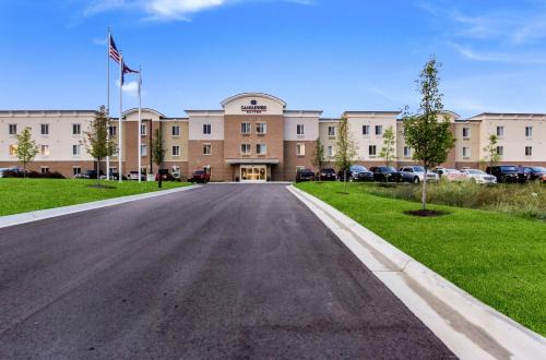 Brighton Hotel | Inviting Candlewood Suites - Brighton with Oceanfront Views