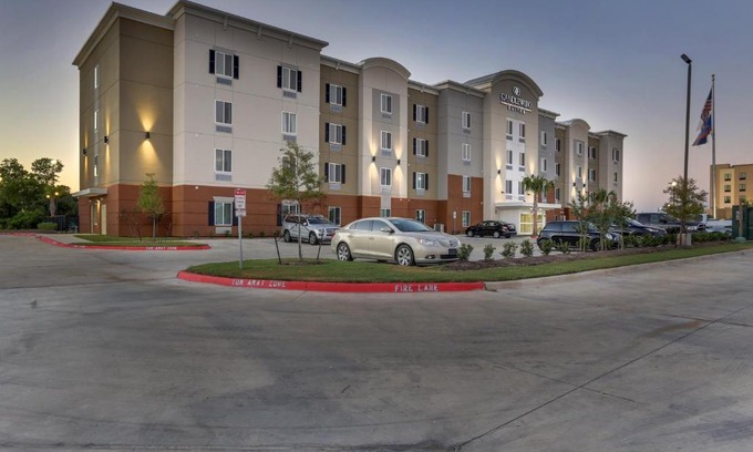 Bryan Hotel | Discover Candlewood Suites College Station: Pet-Friendly Stay