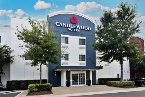 Gunter Afs Hotel | Comfortable Candlewood Suites Eastchase Park for Families