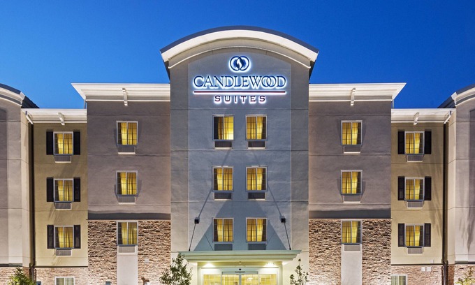 Enid Hotel | Comfortable Candlewood Suites Enid with Family-Friendly Amenities