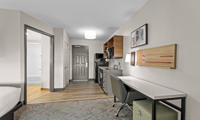 Flowood Hotel | Discover Candlewood Suites Flowood, MS - Family-Friendly Stay