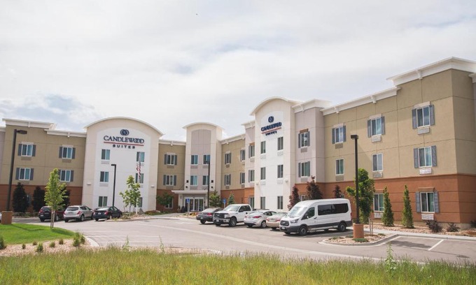 Fort Collins Hotel | Pet-Friendly Retreat at Candlewood Suites Fort Collins