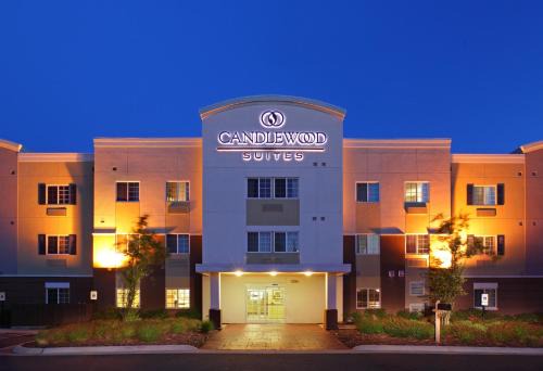 Hot Springs Resort | Relax at Candlewood Suites Hot Springs with Ocean Views