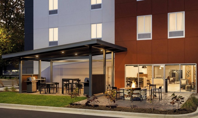 Huntsville Hotel | Candlewood Suites Huntsville Research Park by IHG