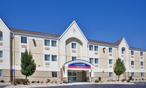 Junction City Hotel | Discover Candlewood Suites Junction City - Ft. Riley Awaits!