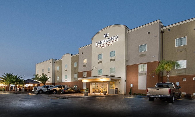 New Iberia Hotel | Comfortable Candlewood Suites New Iberia with Great Amenities