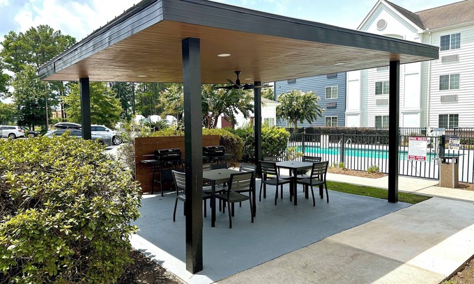 Eden Hotel | Convenient Candlewood Suites Savannah Airport - Family-Friendly Stay