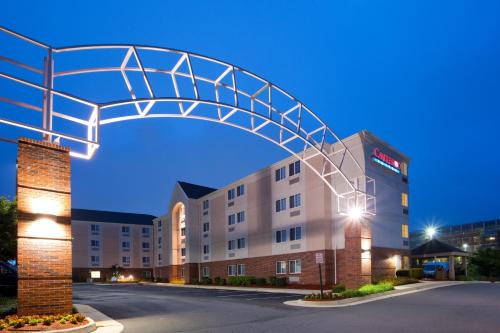 Dulles Town Center Hotel | Pet-Friendly Candlewood Suites Sterling: Rated 8.1/10