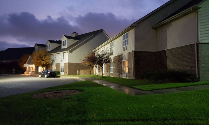 Wichita Hotel | Candlewood Suites Wichita Northwest by IHG