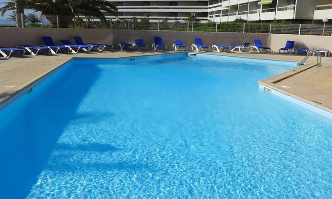 La Cote Radieuse Apartment | Beachfront Studio with Pool & Ocean View in Canet Plage