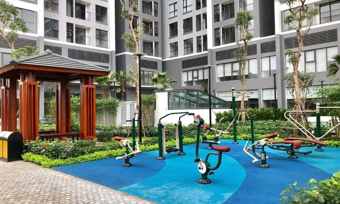 Tu Liem Apartment | Cozy Canh Apartment with Pool Access in Vinhomes Green Bay