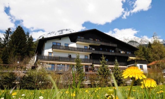 Rum Apartment | Discover Canisiusbrünnl: Pet-Friendly Self-Check-In Haven