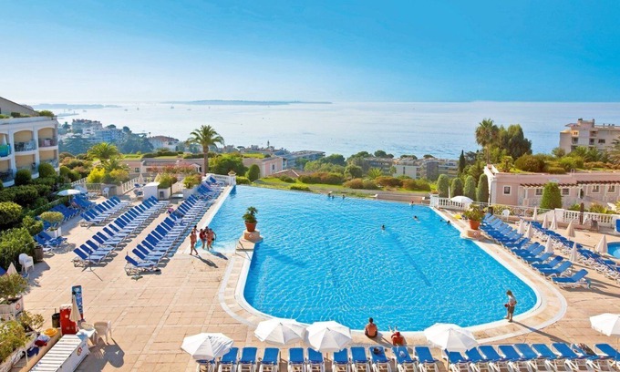 Cannes La Bocca Apartment | Cozy Cannes Villa Francia: Apartment with Ocean Views