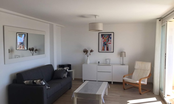 Carnot Apartment | Beautiful Cannes T2 with Ocean View and Private Parking