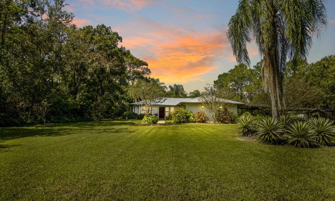 Indian Lake Estates House | Discover Cannon’s Point: Fisherman’s Retreat with Lake Views