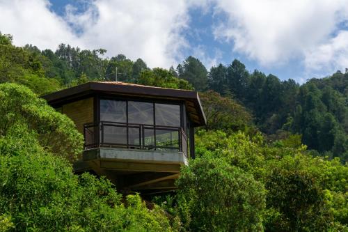 Marinilla Hotel | Relax at Cannua Lodge: 4-Star Spa Retreat with Breakfast