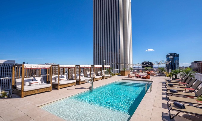 Cuatro Caminos Hotel | Stylish Canopy by Hilton Madrid Castellana with Pool & Spa