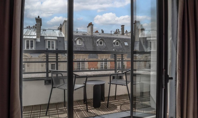 Porte-Dauphine Hotel | Experience Canopy by Hilton Paris Trocadero - Rated 9.2/10