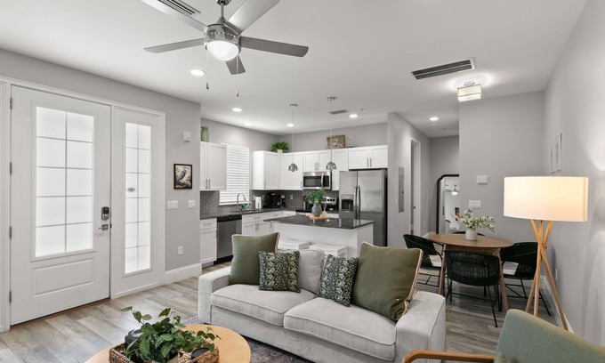 Safety Harbor Apartment | Canopy Cove | 2BR Apt with Ocean View in Downtown