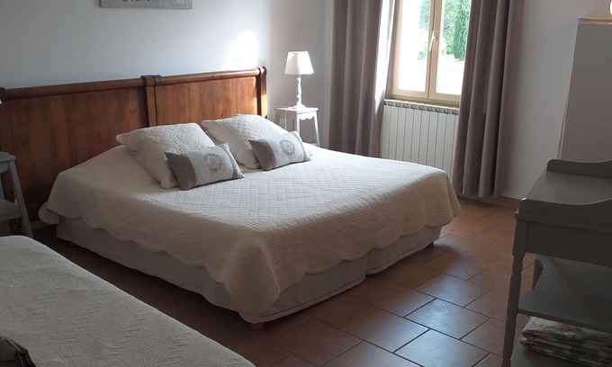 Lacoste House | Relaxing Getaway at Cante Grillet in Scenic Provence