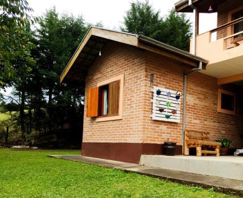Santo Antonio do Pinhal House | Top-Rated Cantinho da Serra: Pet-Friendly Retreat Awaits