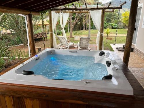 Socorro House | Experience Bliss at Cantinho do Paraíso with Hot Tub
