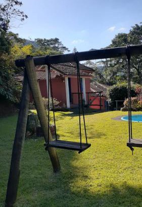 Quitandinha House | Exceptional Canto Alto: Family-Friendly Getaway Awaits