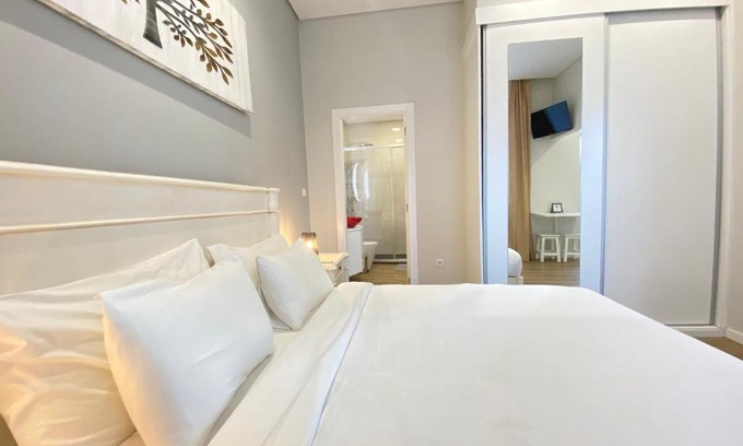 Setubal Bed & Breakfast | Family-Friendly Escape at Canto Doce with Great Reviews