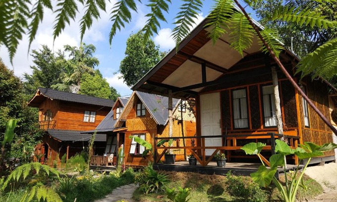 Bukittinggi Cabin | Pet-Friendly Canyon Jungle Stay with Breakfast Included