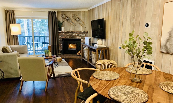 Mammoth Lakes Condo | Top-Rated Canyon Lodge CHAMONIX Condo Steps From Ski Lifts