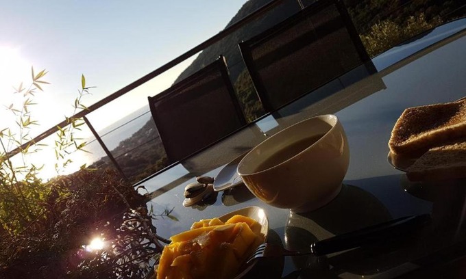 Figarella Apartment | Cap Corse Uribellinu: Oceanfront Stay with Breakfast Included