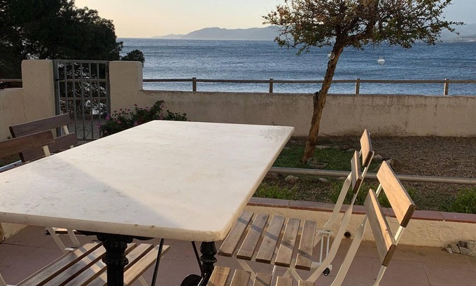 Llanca House | Villa Llançà: Family-Friendly Retreat with Spa & Kitchen