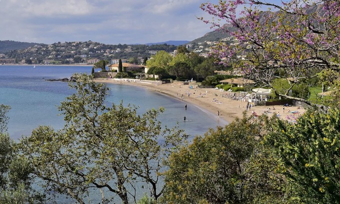 Le Dramont Apartment | Relax at CAP ESTEREL: 2 Rooms with Garden & Ocean View