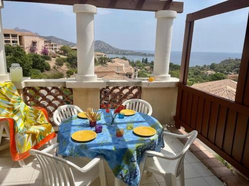 Agay Apartment | Cap Esterel MAGNIFIQUE VUE MER 5 pers CLIMATISÉ